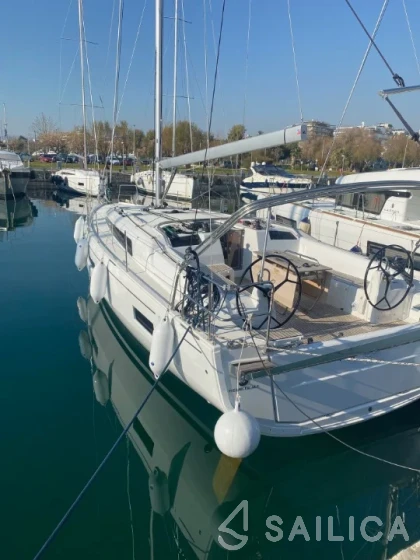 Oceanis 40.1 - Yacht Charter Sailica