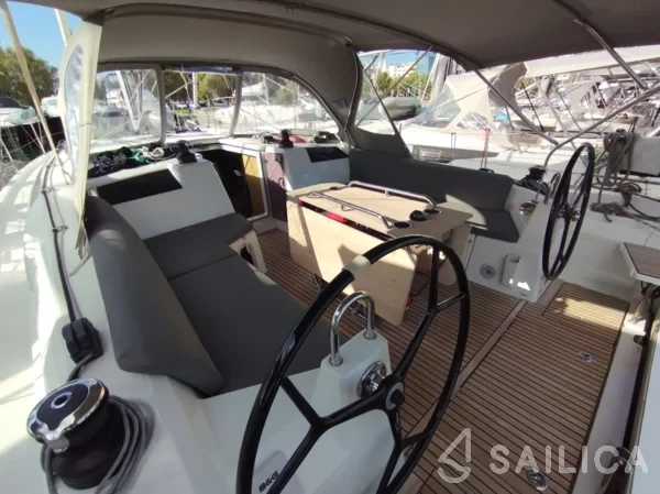 Oceanis 40.1 - Yacht Charter Sailica