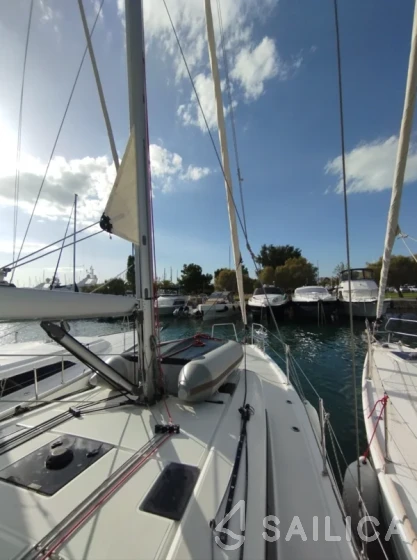 Oceanis 40.1 - Yacht Charter Sailica