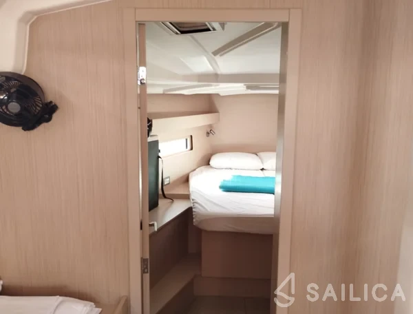 Oceanis 40.1 - Yacht Charter Sailica