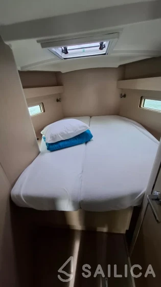 Oceanis 40.1 - Yacht Charter Sailica