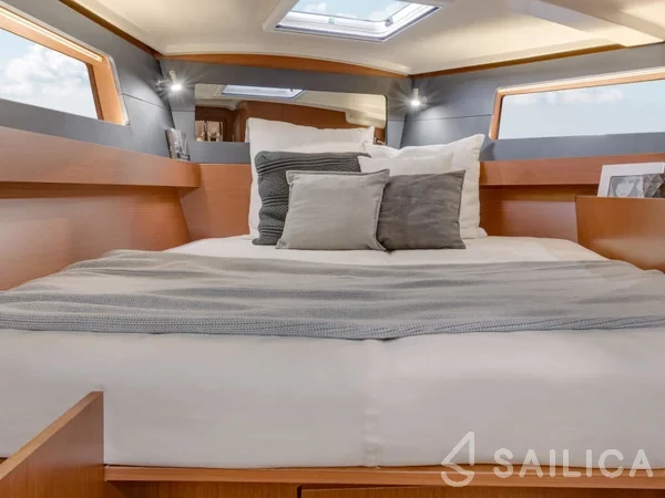 Sun Odyssey 410 - Yacht Charter Sailica