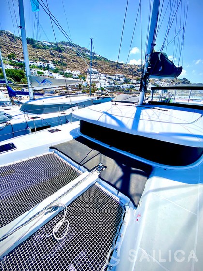 Lagoon 42 - Yacht Charter Sailica