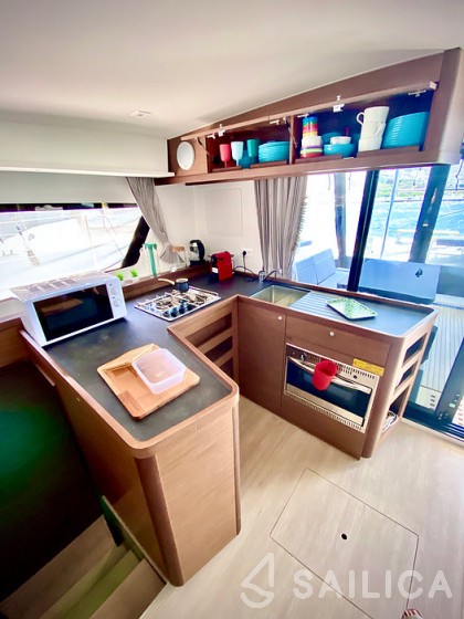 Lagoon 42 - Yacht Charter Sailica