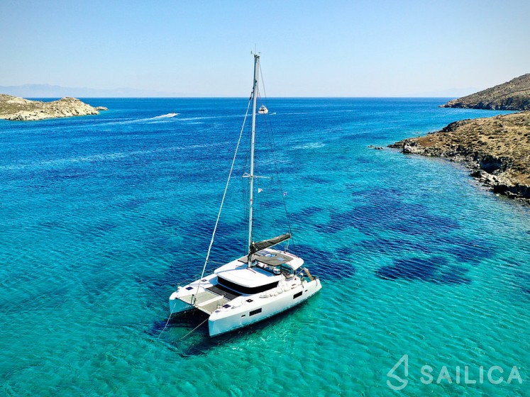 Lagoon 42 - Yacht Charter Sailica