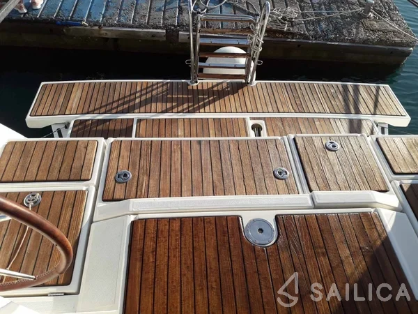 Oceanis 45 - Yacht Charter Sailica