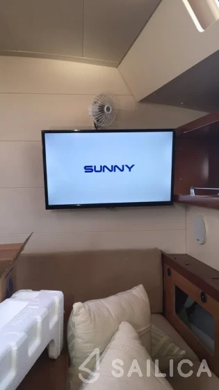 Oceanis 45 - Yacht Charter Sailica
