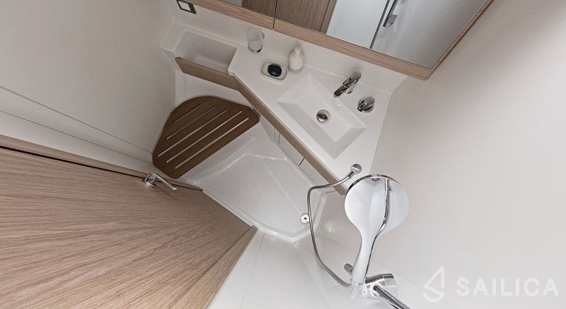 Oceanis 46.1 - Yacht Charter Sailica
