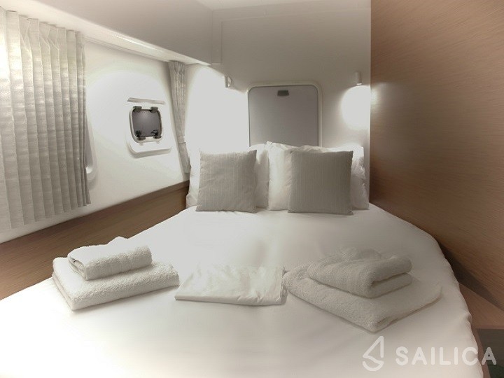 Lagoon 42 - Yacht Charter Sailica