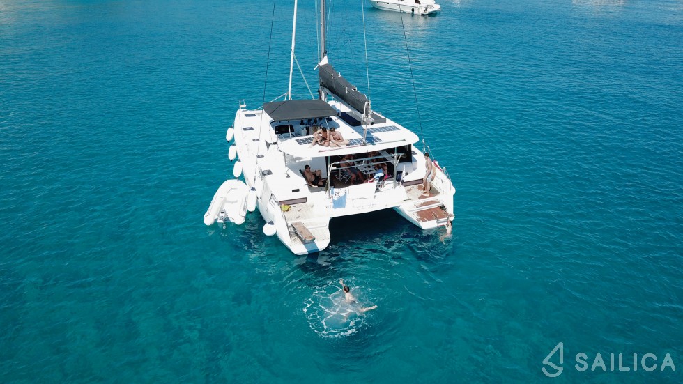 Lagoon 42 - Yacht Charter Sailica