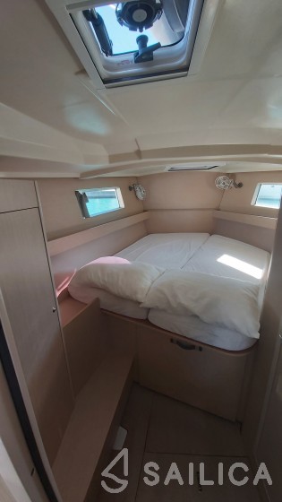 Oceanis 41.1 - Yacht Charter Sailica
