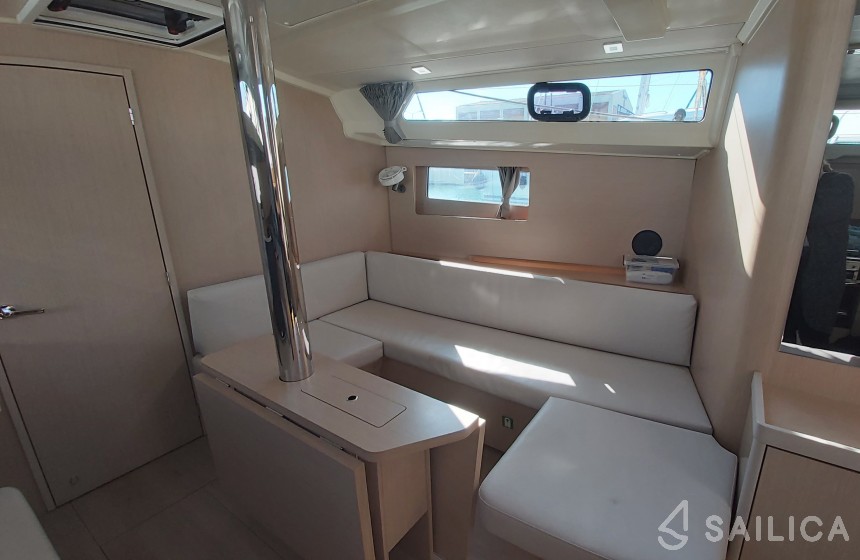 Oceanis 41.1 - Yacht Charter Sailica