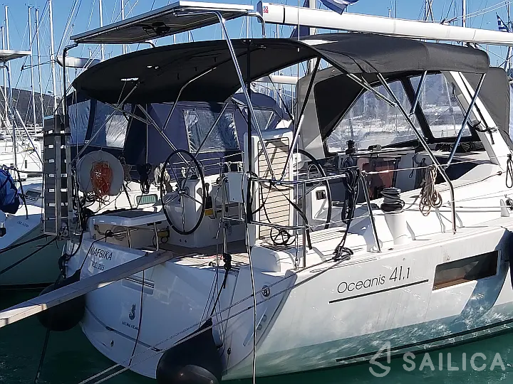 Oceanis 41.1 - Yacht Charter Sailica