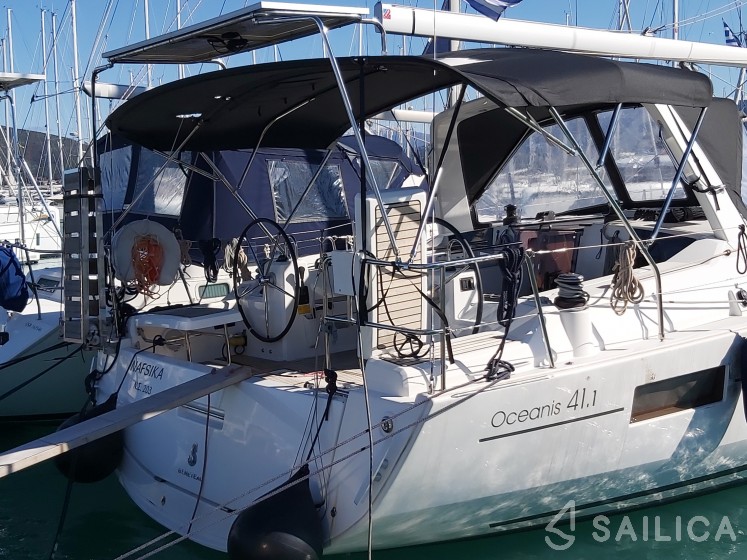 Oceanis 41.1 - Yacht Charter Sailica