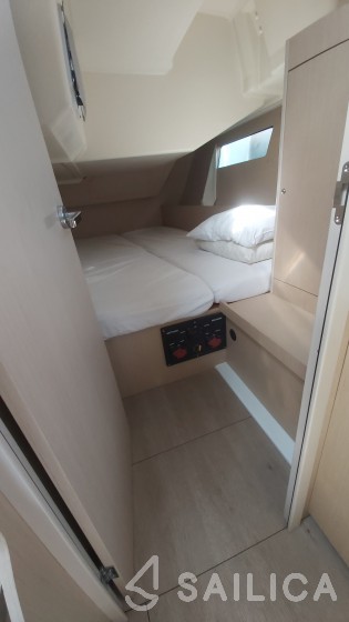 Oceanis 41.1 - Yacht Charter Sailica