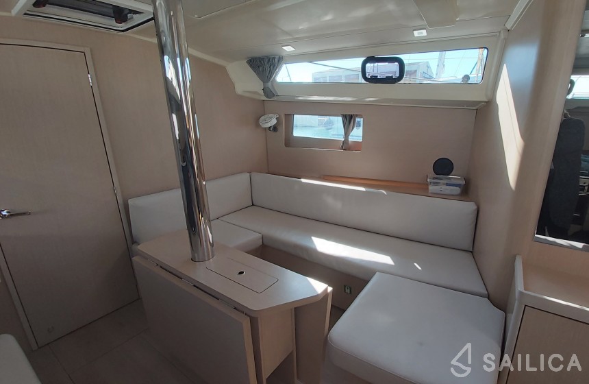Oceanis 41.1 - Yacht Charter Sailica