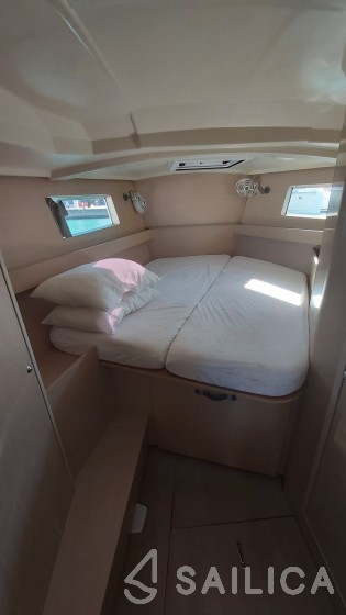 Oceanis 41.1 - Yacht Charter Sailica