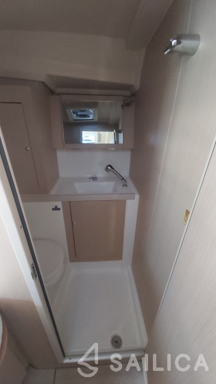 Oceanis 41.1 - Yacht Charter Sailica
