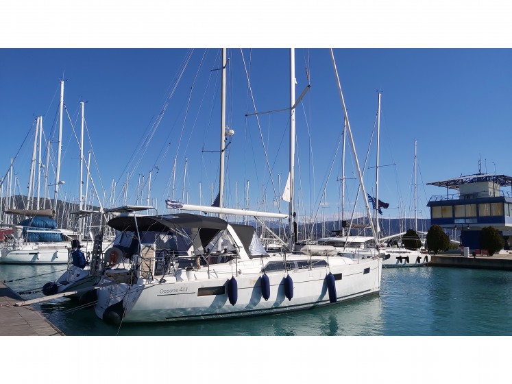 Oceanis 41.1 - Yacht Charter Sailica
