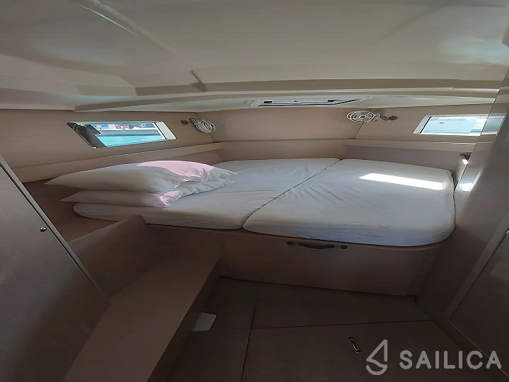 Oceanis 41.1 - Yacht Charter Sailica