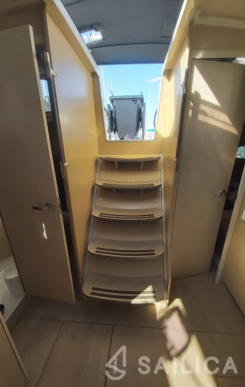Oceanis 41.1 - Yacht Charter Sailica