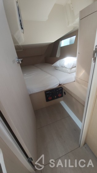 Oceanis 41.1 - Yacht Charter Sailica