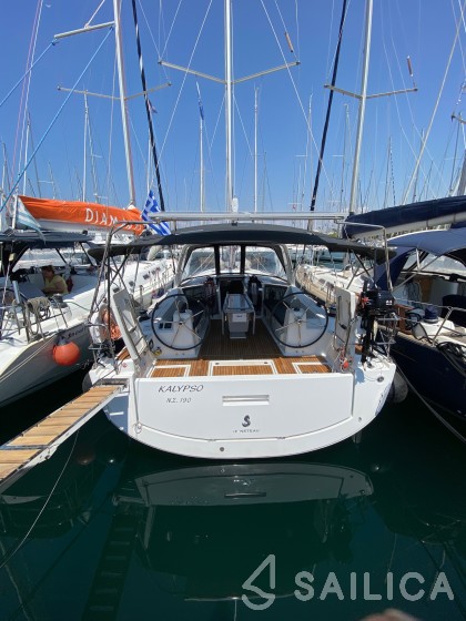 Oceanis 41.1 - Yacht Charter Sailica