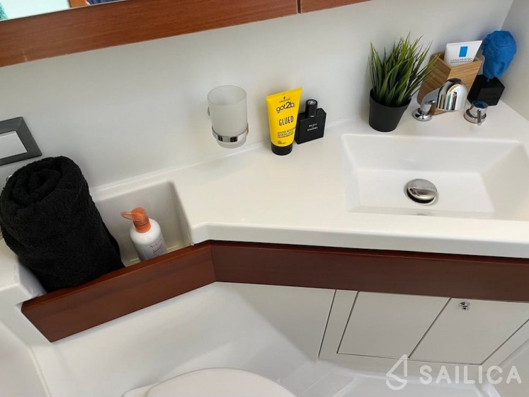 Oceanis 46.1 - Yacht Charter Sailica