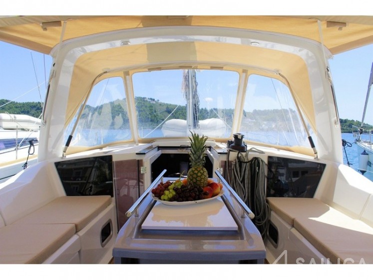 Oceanis 41.1 - Yacht Charter Sailica