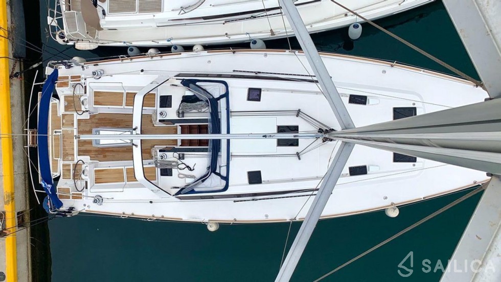 Oceanis 48 - Yacht Charter Sailica
