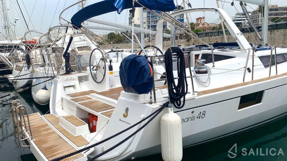 Oceanis 48 - Yacht Charter Sailica