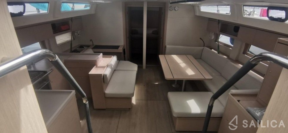 Oceanis 51.1 - Yacht Charter Sailica