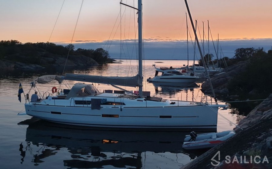 Dufour 460 GL - 5 cab. - Yacht Charter Sailica