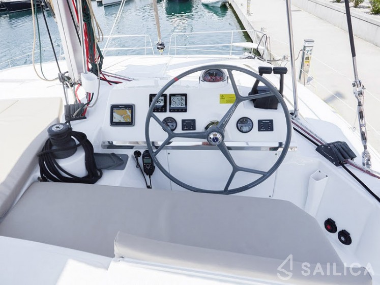 Bali 4.0 - Yacht Charter Sailica