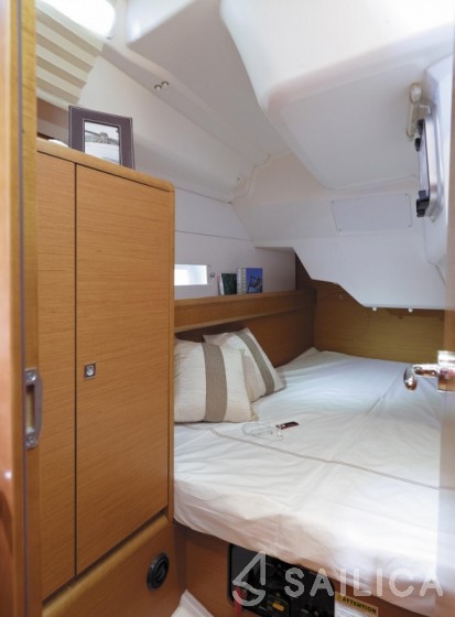Sun Odyssey 389 - Yacht Charter Sailica