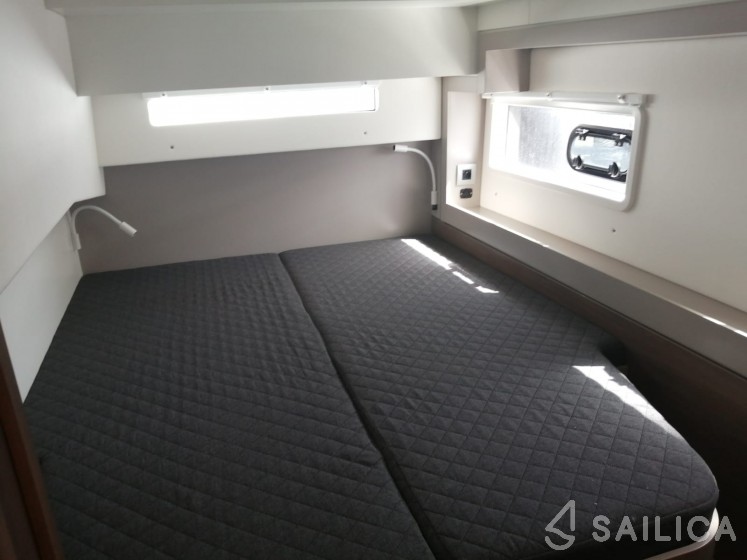 Bali 4.2 - Yacht Charter Sailica