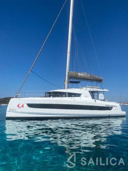 Bali 4.2 - Yacht Charter Sailica