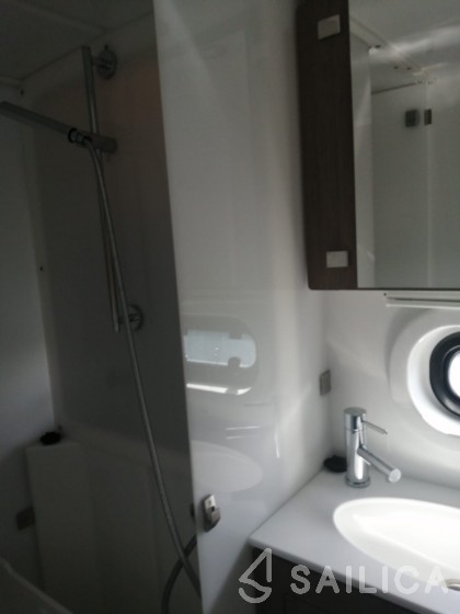 Bali 4.2 - Yacht Charter Sailica