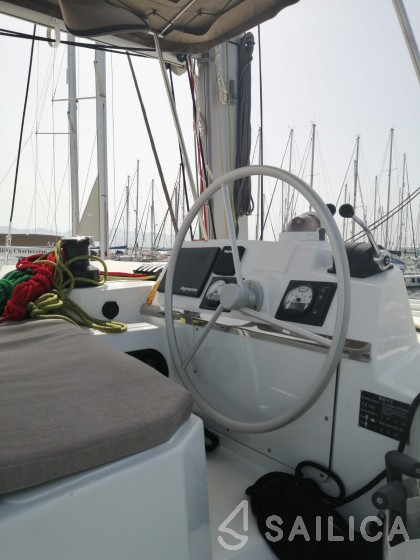 Bali 4.2 - Yacht Charter Sailica