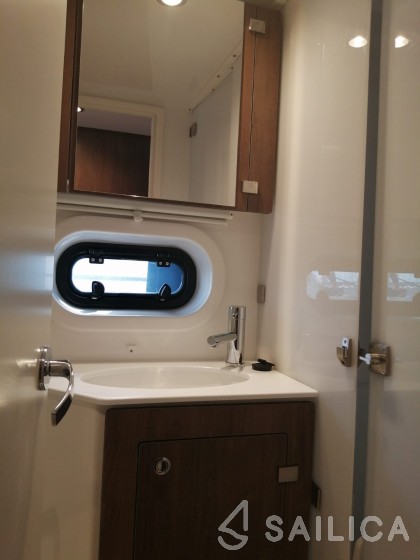 Bali 4.2 - Yacht Charter Sailica