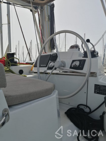 Bali 4.2 - Yacht Charter Sailica