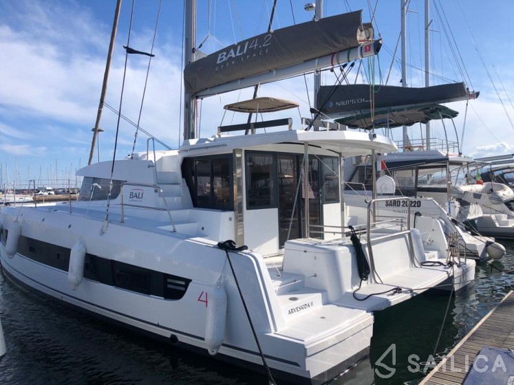 Bali 4.2 - Yacht Charter Sailica