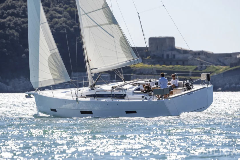 Dufour 43 - Yacht Charter Sailica