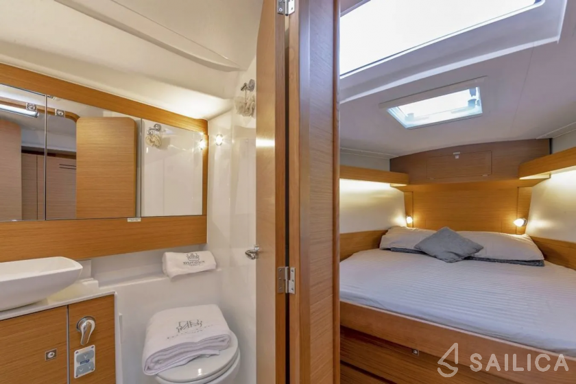 Dufour 43 - Yacht Charter Sailica