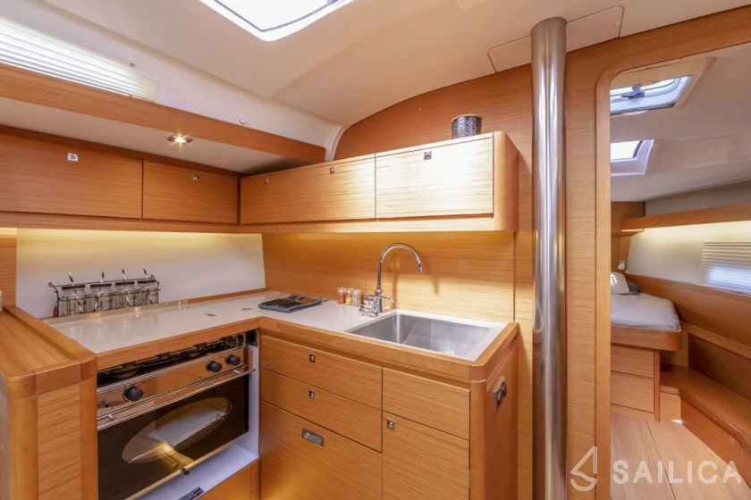 Dufour 43 - Yacht Charter Sailica