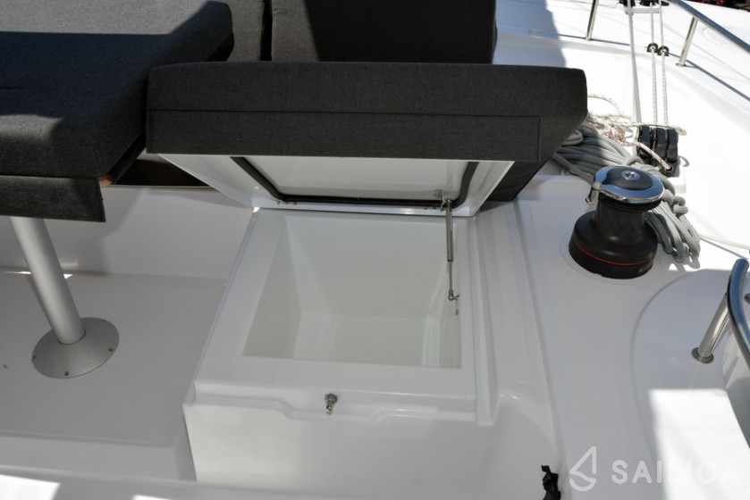Lagoon 52F - Yacht Charter Sailica