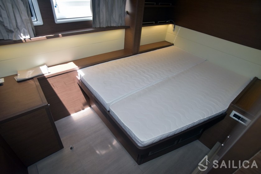 Lagoon 52F - Yacht Charter Sailica