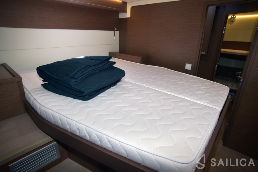 Lagoon 52F - Yacht Charter Sailica