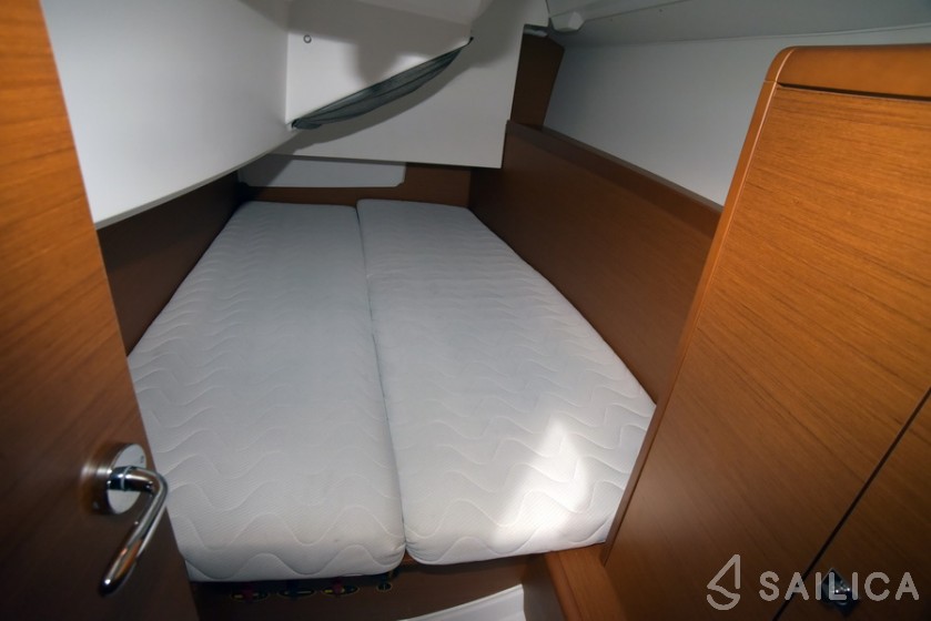 Sun Odyssey 349 - Yacht Charter Sailica
