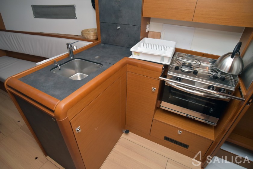 Sun Odyssey 349 - Yacht Charter Sailica